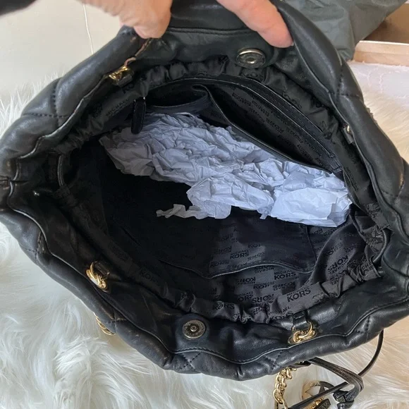 MK vintage quilted lambskin leather purse GUC - Picture 4 of 9